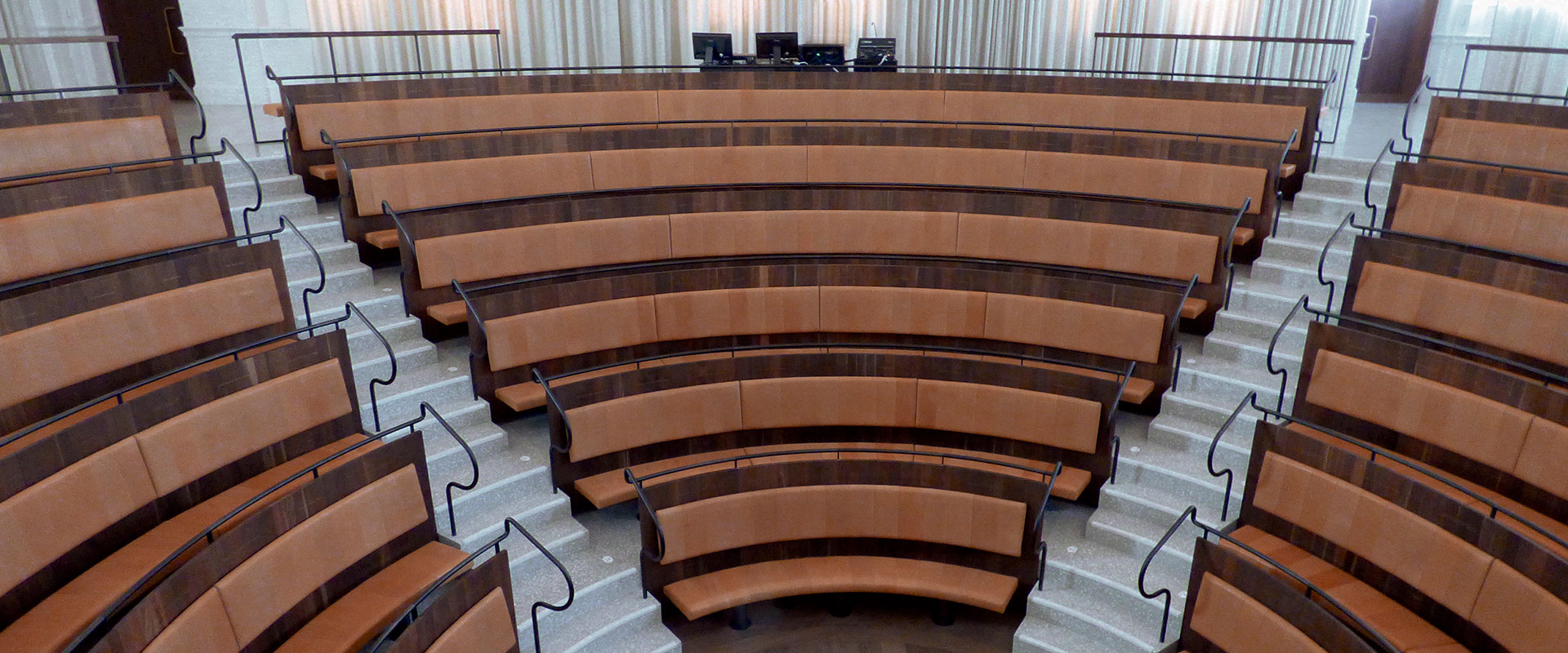 AGGLOTECH-progetto-royal-academy-slider-4 AGGLOTECH-progetto-royal-academy-slider-4