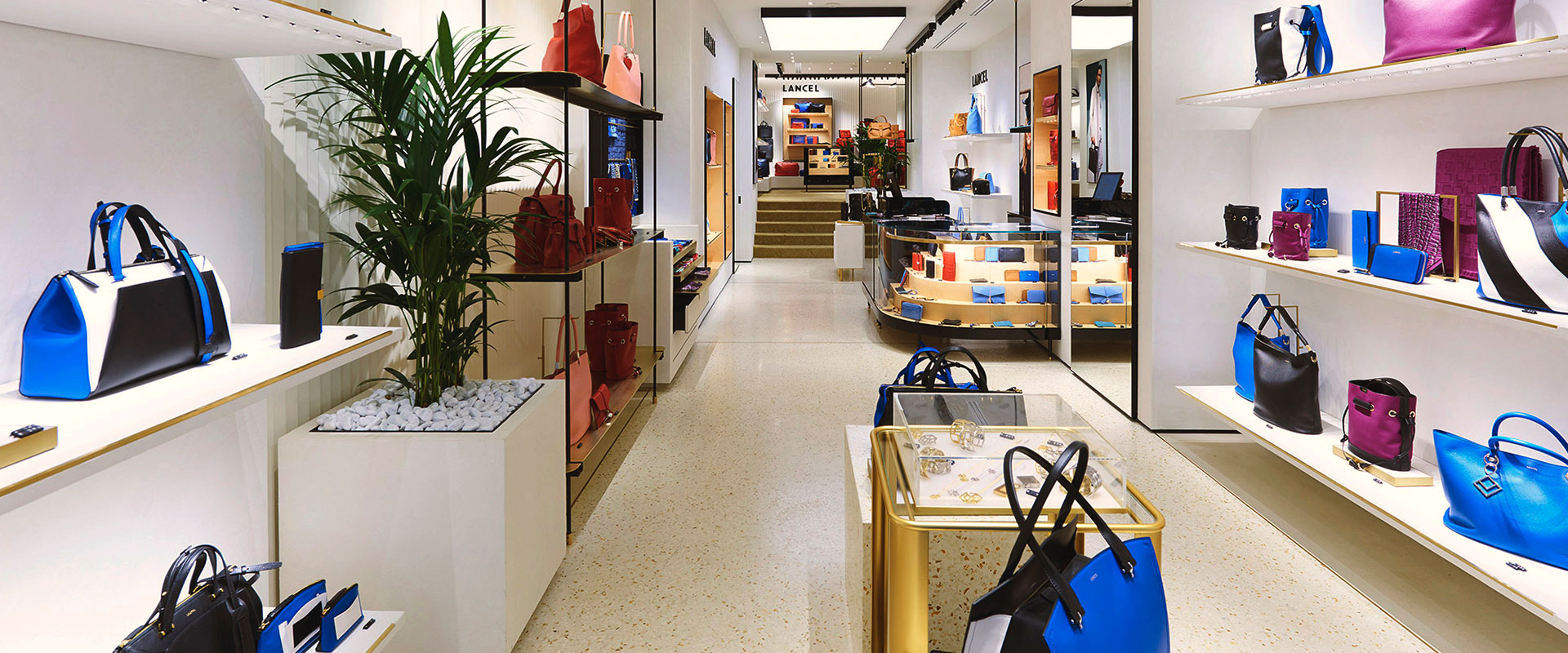 AGGLOTECH-progetto-lancel-store-slider-2 AGGLOTECH-progetto-lancel-store-slider-2