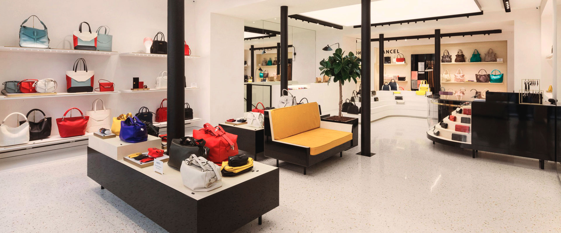 AGGLOTECH-progetto-lancel-store-slider-3 AGGLOTECH-progetto-lancel-store-slider-3