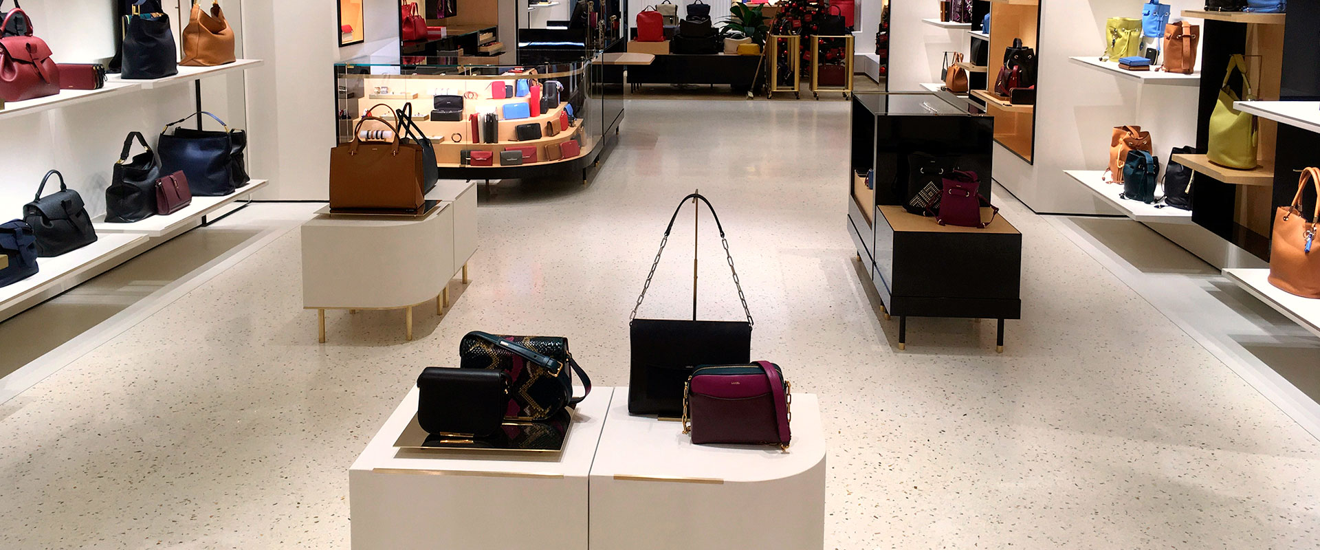 AGGLOTECH-progetto-lancel-store-slider-4 AGGLOTECH-progetto-lancel-store-slider-4